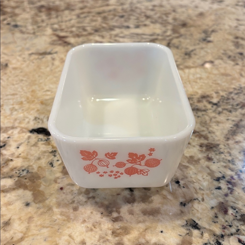 Vintage Pyrex Pink Gooseberry  Refrigerator Dish 1 1/2 cup size . EUC